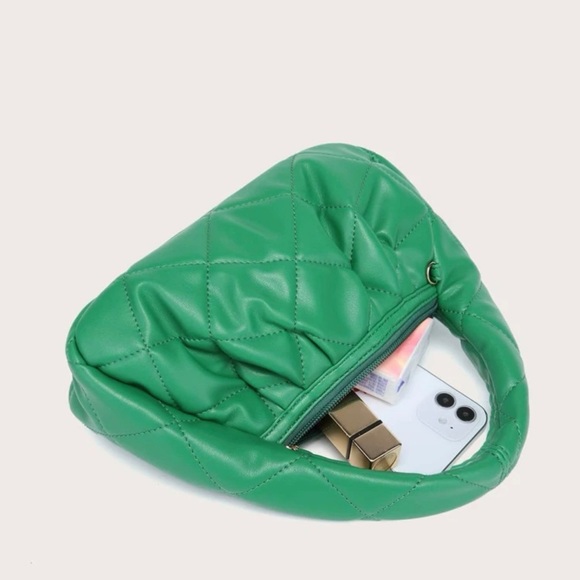 Quilted Chain Ruched Bag - Picture 5 of 10